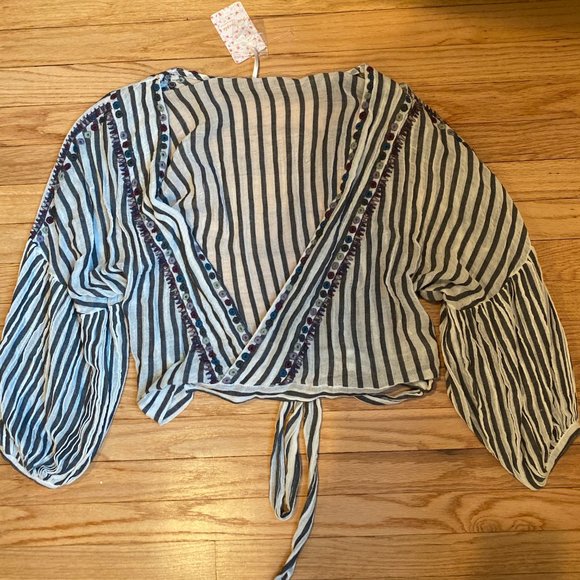 FP| Barcelona nights wrap top. - Picture 2 of 6